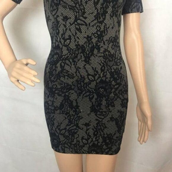 XXI Dress Size S Black Floral Short Sleeve - Picture 3 of 8